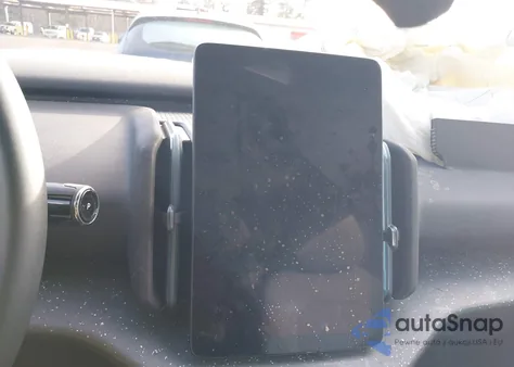 2025 Volvo Ex30 Ultra Twin Motor Performance, Fully Electric z USA, uszkodzony, nr VIN YV4EK3ZL8SS145127